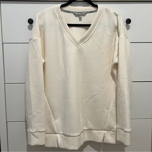 Andrew Marc New York Cream V-Neck Ribbed Oversized Knit Sweater, Size: Medium